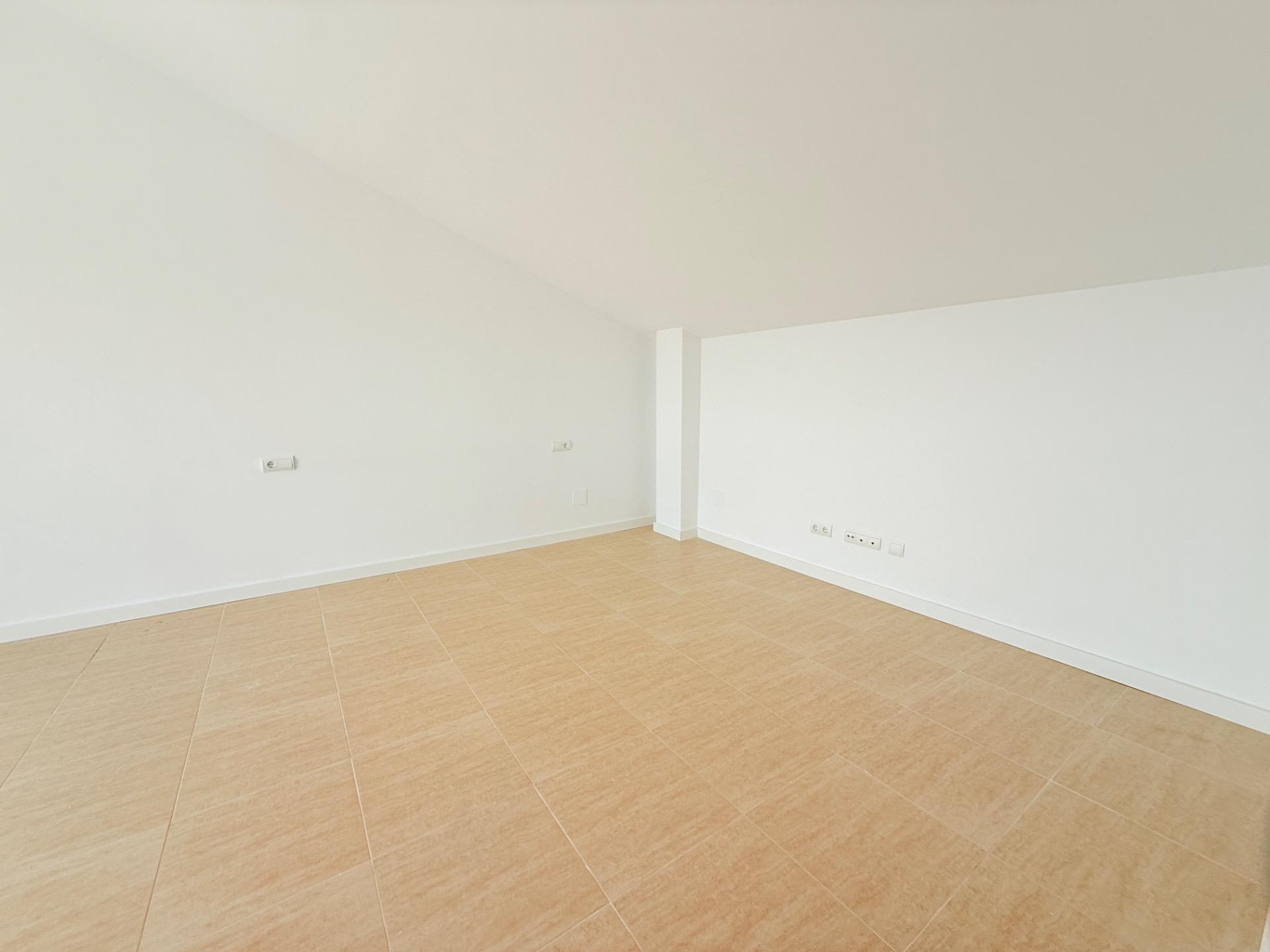 Espectacular duplex de 96m2, luminoso y muy céntrico en Delt - foto 20