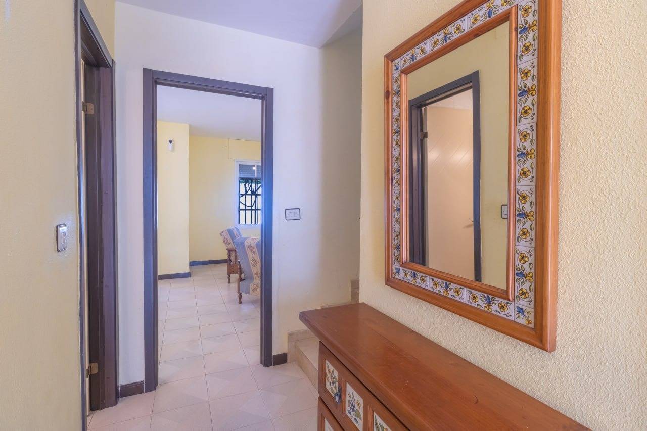 CASA EN SEGUNDA LÍNEA DE PLAYA, URBANIZACIÓN MARE NOSTRUM - foto 3