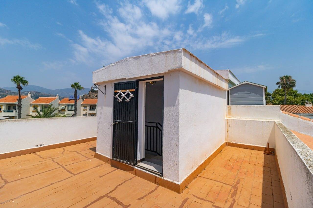 CASA EN SEGUNDA LÍNEA DE PLAYA, URBANIZACIÓN MARE NOSTRUM - foto 30