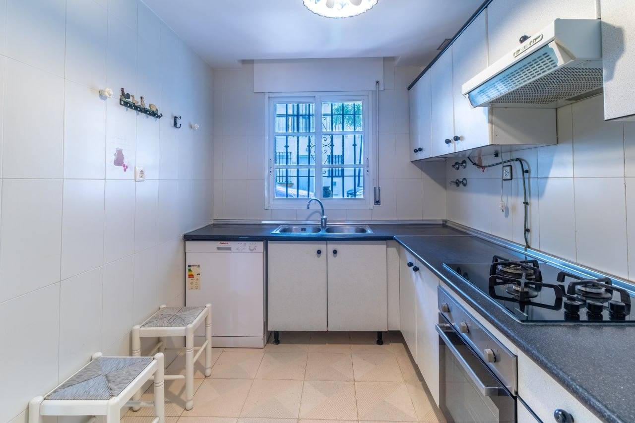 CASA EN SEGUNDA LÍNEA DE PLAYA, URBANIZACIÓN MARE NOSTRUM - foto 4