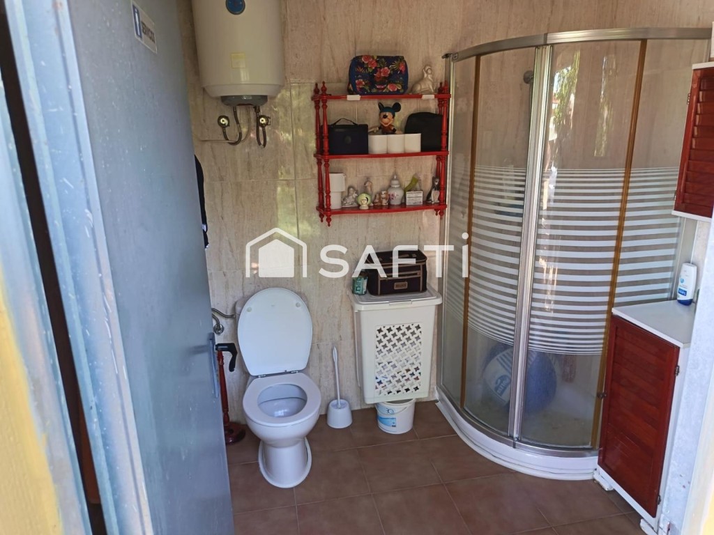 Chalet independiente con piscina privada y amplia parcela en - foto 17