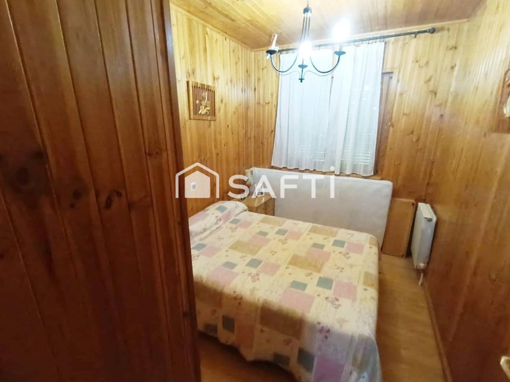 Chalet independiente con piscina privada y amplia parcela en - foto 8