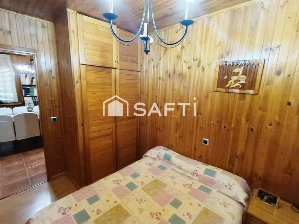 Chalet independiente con piscina privada y amplia parcela en - foto 9