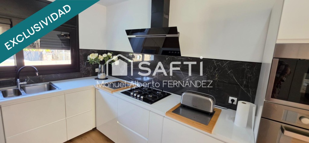 Chalet de obra nueva con diseño contemporáneo y amplios espa - foto 16
