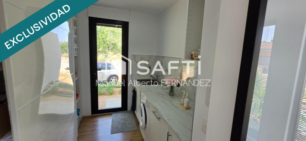 Chalet de obra nueva con diseño contemporáneo y amplios espa - foto 31