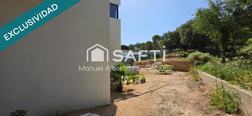 Chalet de obra nueva con diseño contemporáneo y amplios espa - foto 48