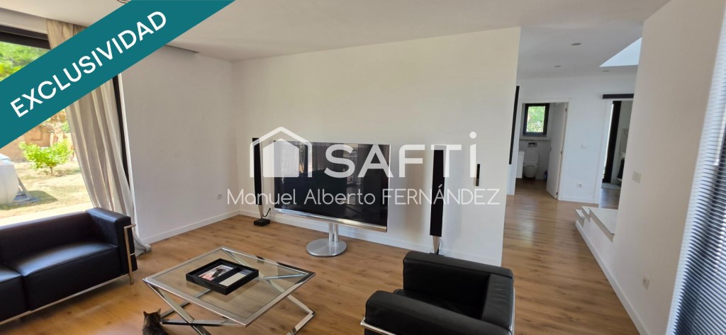 Chalet de obra nueva con diseño contemporáneo y amplios espa - foto 7