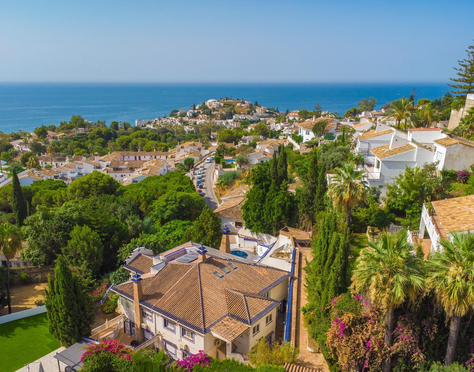 Exclusiva villa con vistas al mar, privacidad y amplios espa