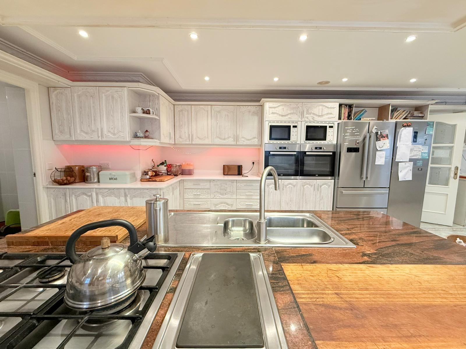 Exclusiva villa con vistas al mar, privacidad y amplios espa - foto 13