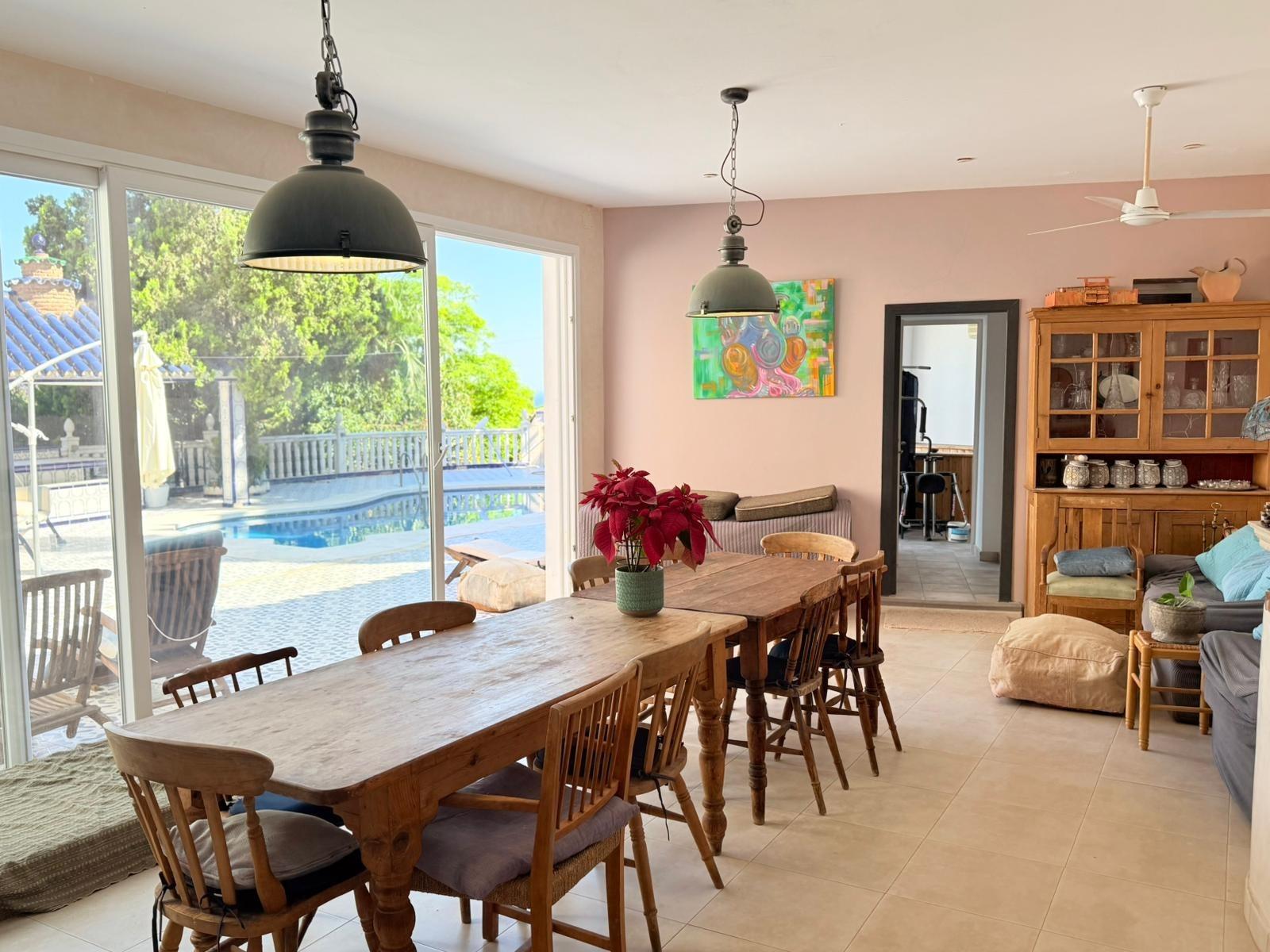 Exclusiva villa con vistas al mar, privacidad y amplios espa - foto 14