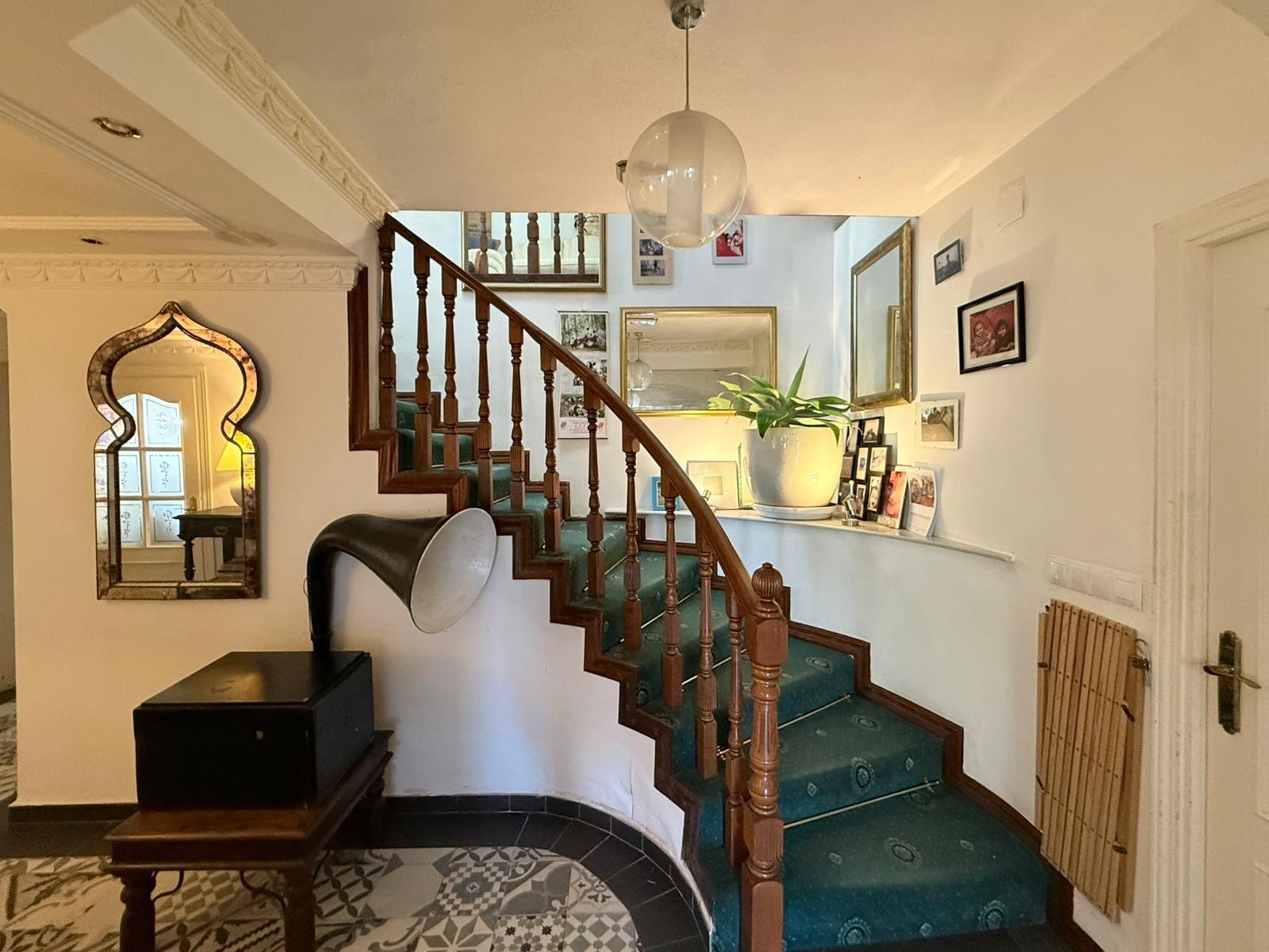 Exclusiva villa con vistas al mar, privacidad y amplios espa - foto 19