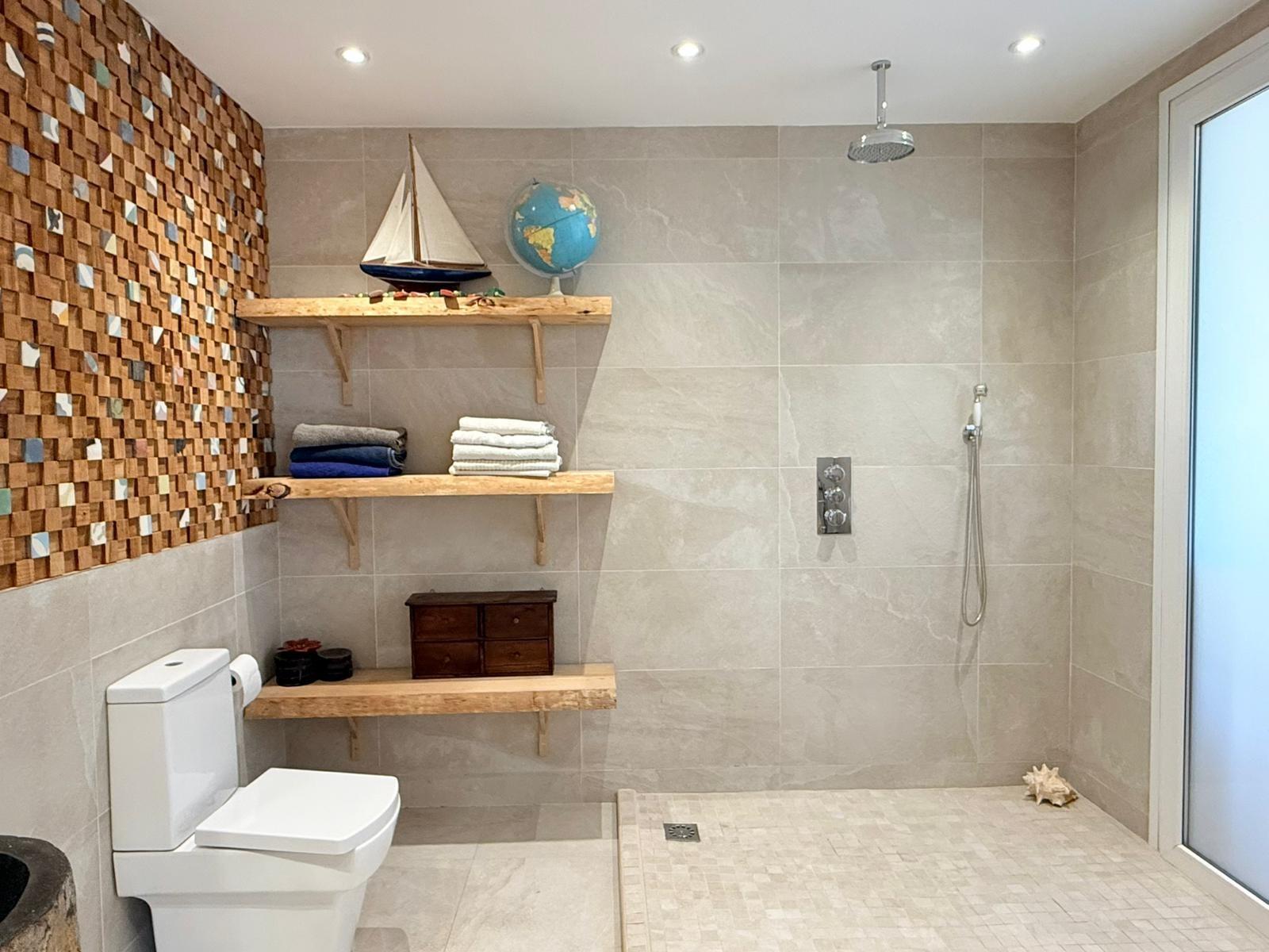 Exclusiva villa con vistas al mar, privacidad y amplios espa - foto 24