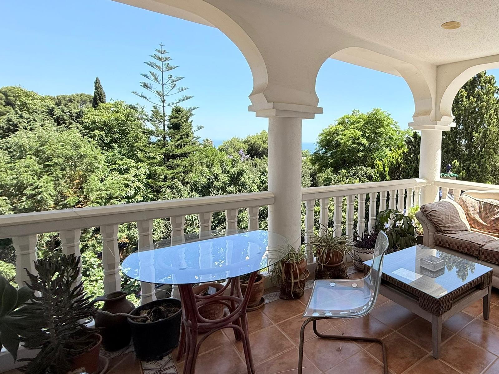 Exclusiva villa con vistas al mar, privacidad y amplios espa - foto 26