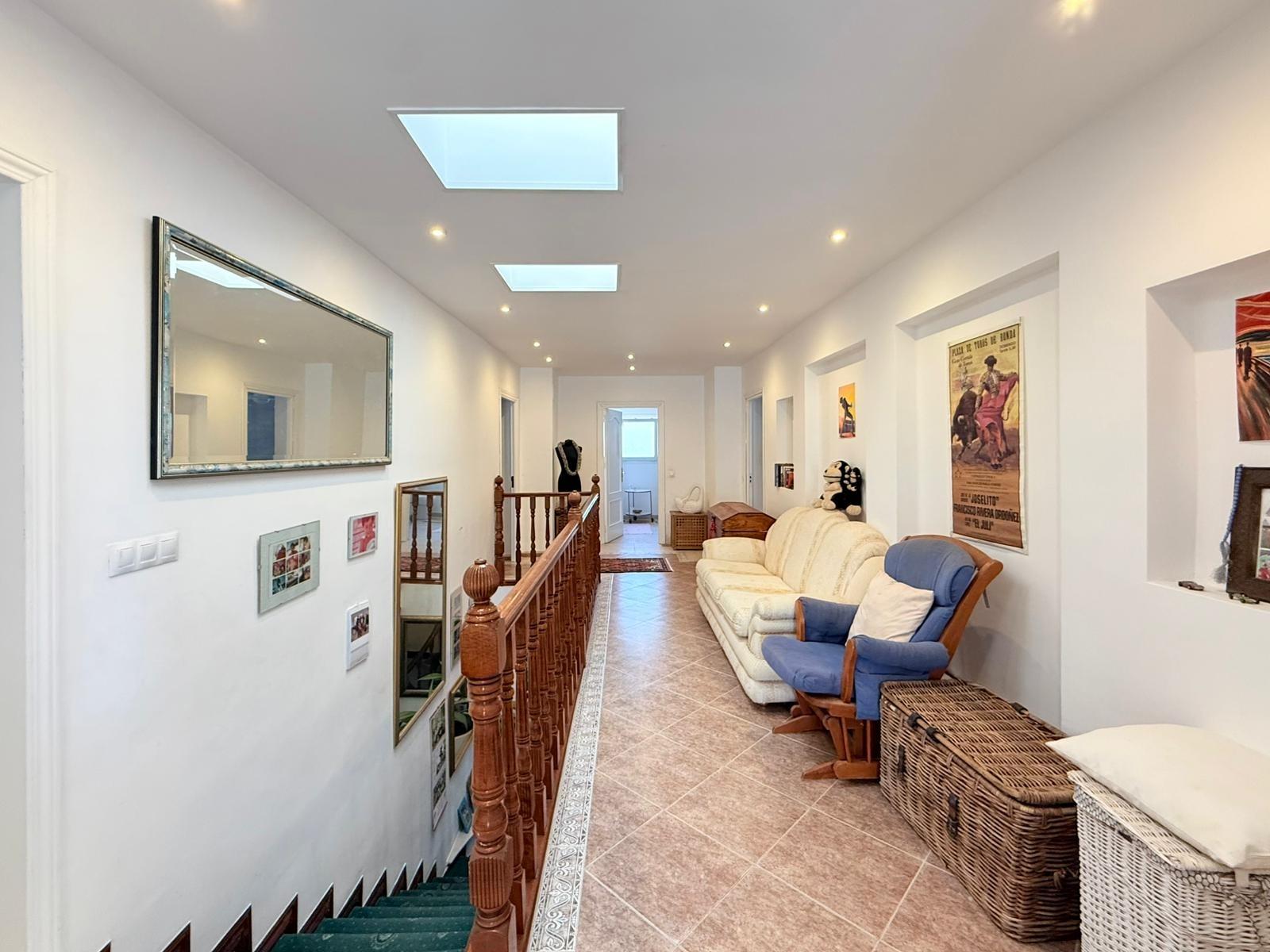 Exclusiva villa con vistas al mar, privacidad y amplios espa - foto 30