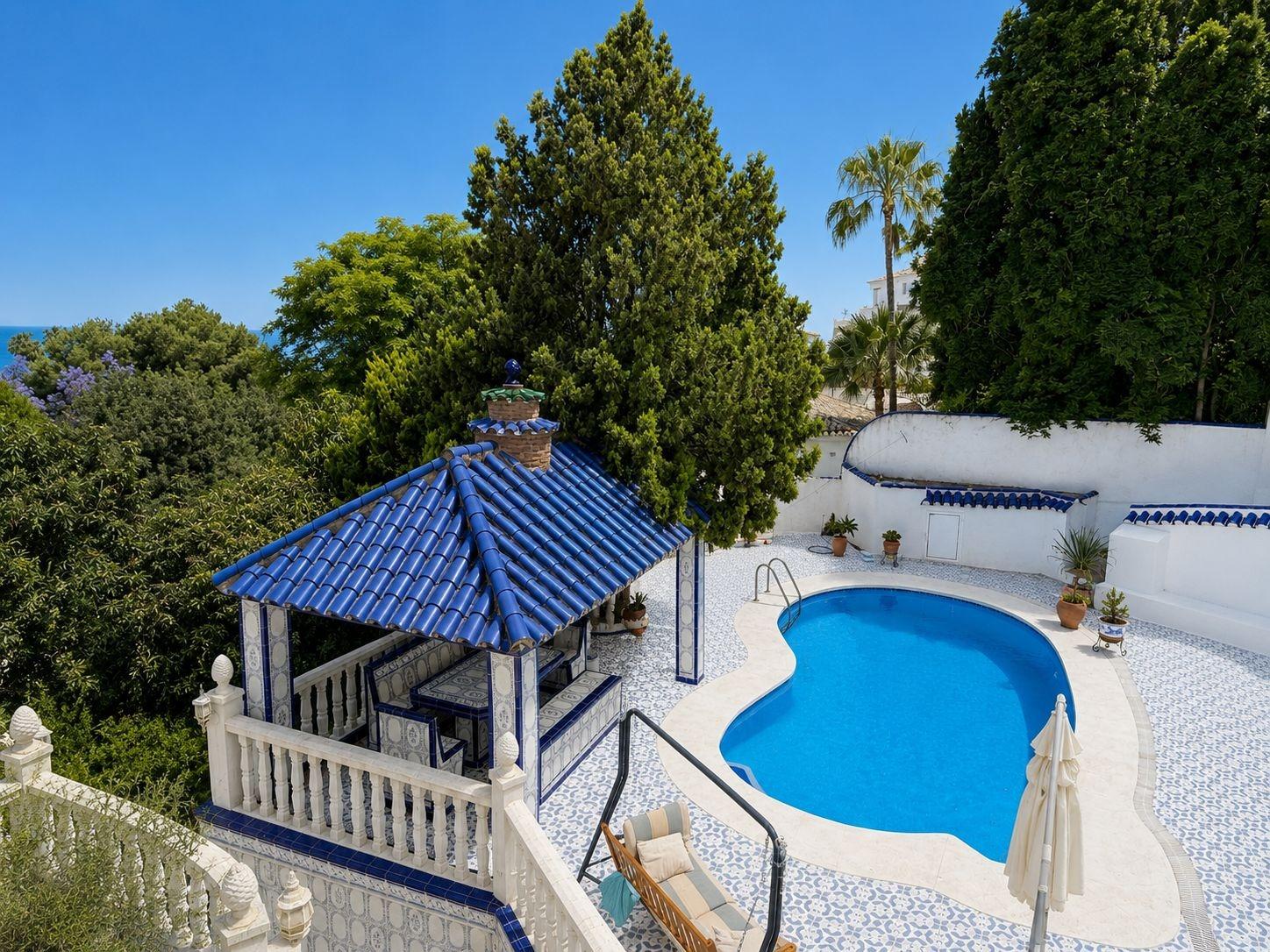 Exclusiva villa con vistas al mar, privacidad y amplios espa - foto 4