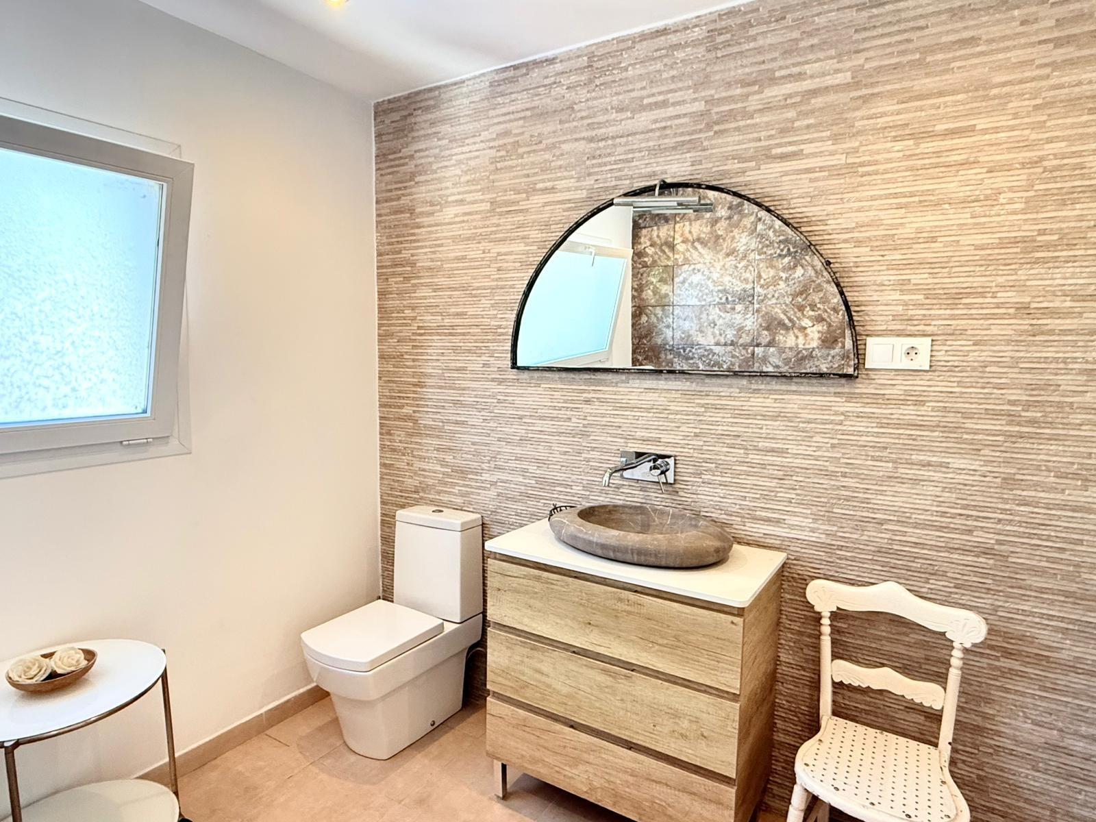 Exclusiva villa con vistas al mar, privacidad y amplios espa - foto 37