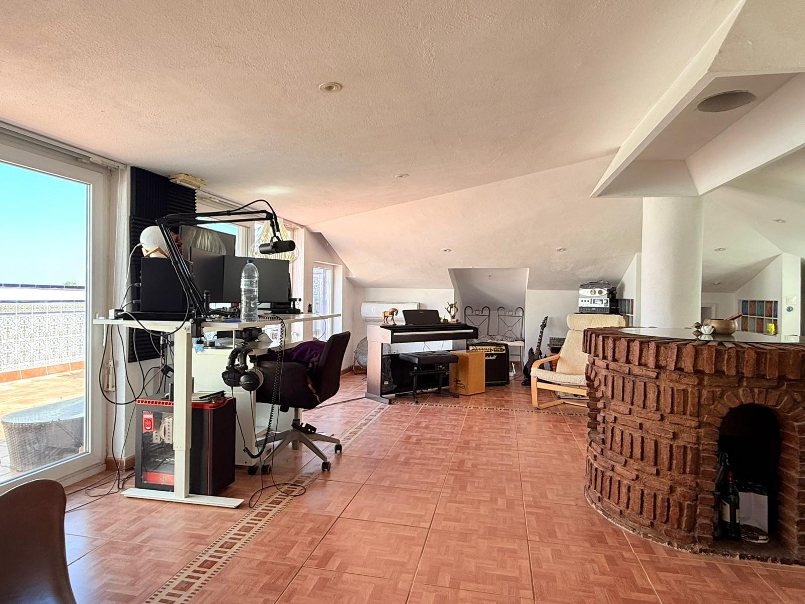 Exclusiva villa con vistas al mar, privacidad y amplios espa - foto 39