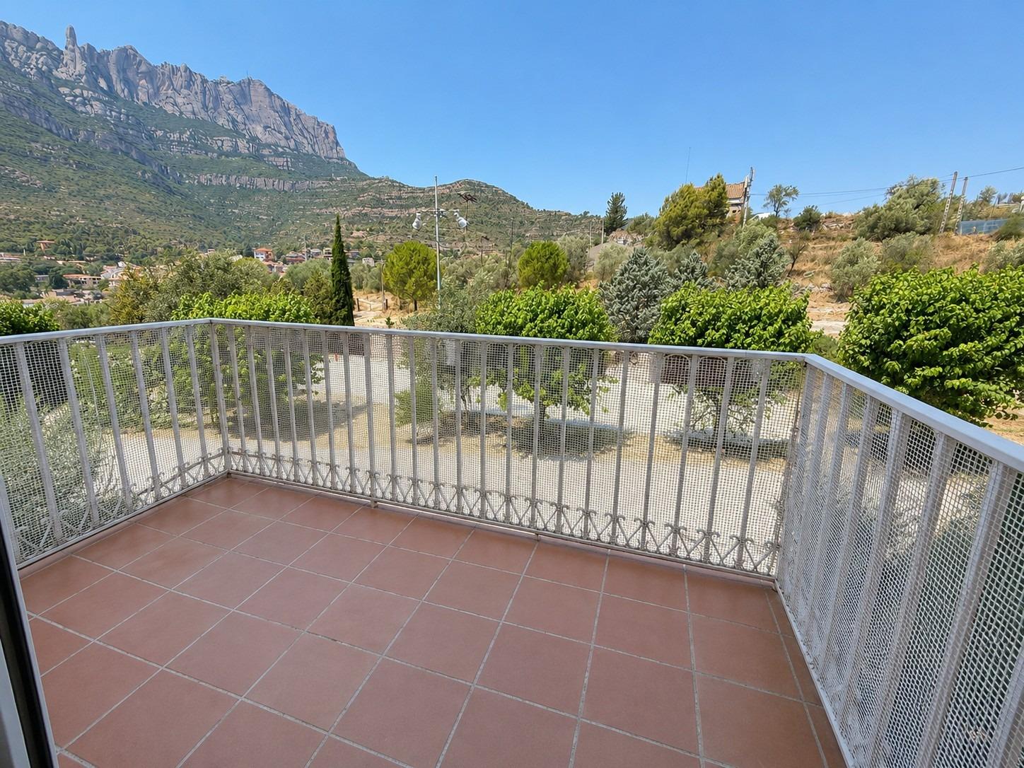 CASA ADOSADA EN MONISTROL CON VISTAS A MONTSERRAT - foto 18