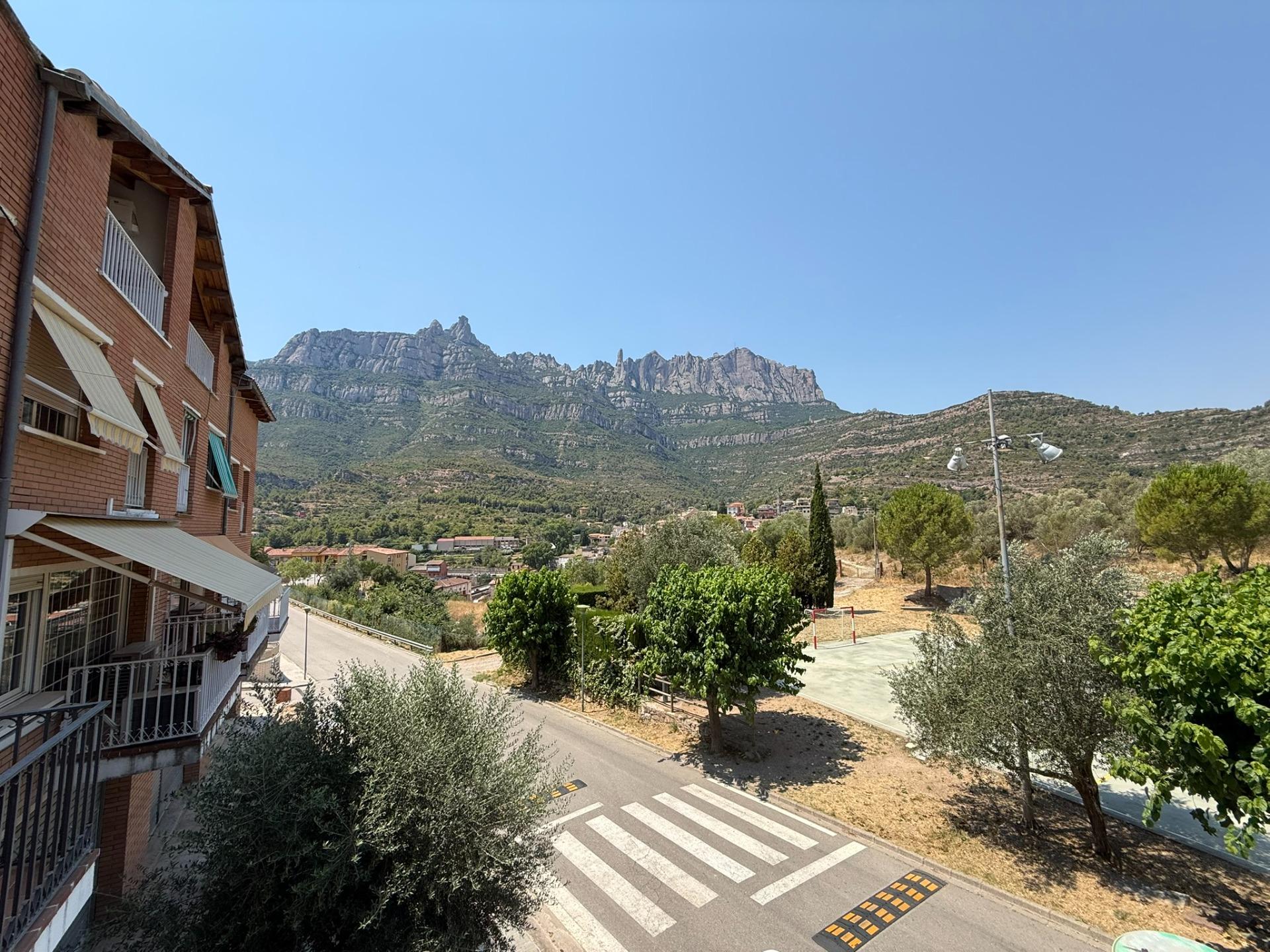 CASA ADOSADA EN MONISTROL CON VISTAS A MONTSERRAT - foto 32