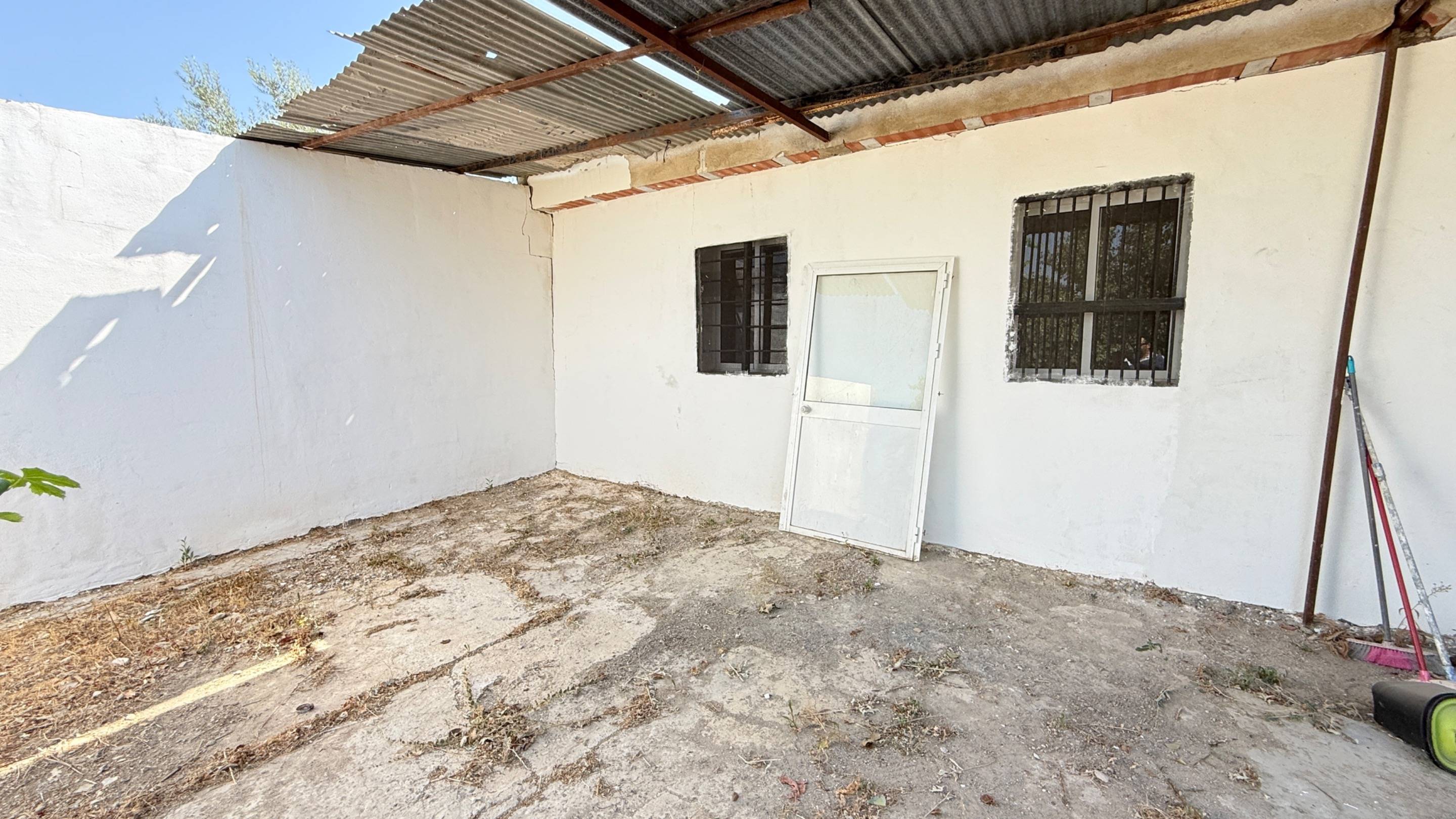 Finca Rústica con Vivienda, Pozo Legalizado y 5.762 m2 de Na - foto 4