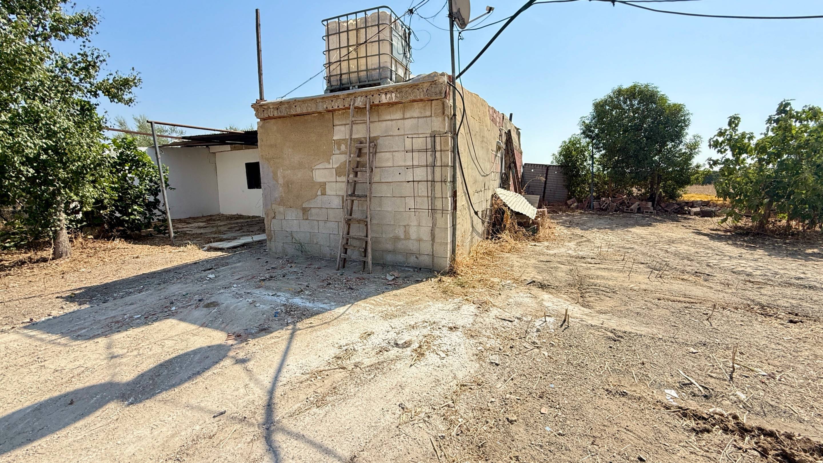 Finca Rústica con Vivienda, Pozo Legalizado y 5.762 m2 de Na - foto 6