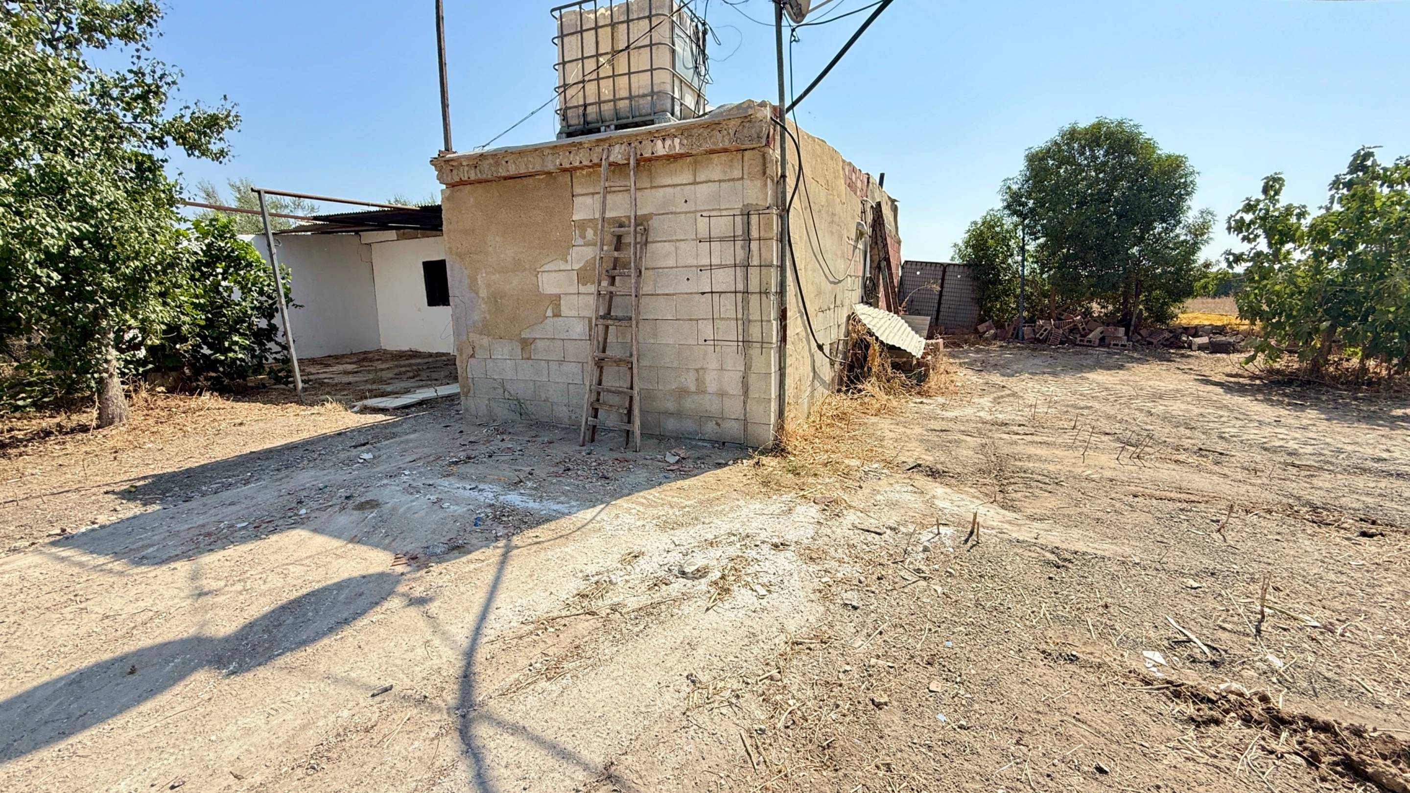 Finca Rústica con Vivienda, Pozo Legalizado y 5.762 m2 de Na - foto 7