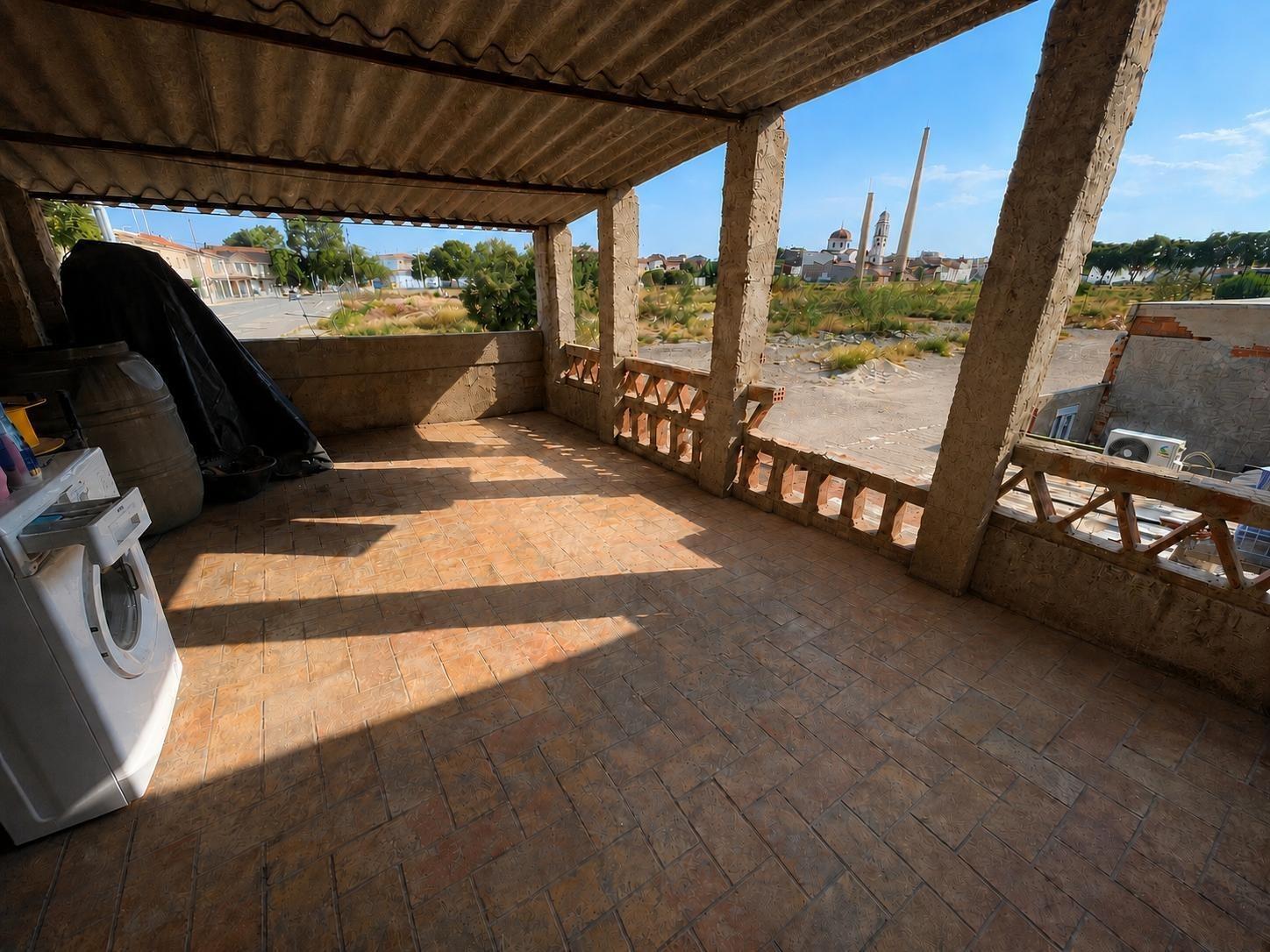 Tu Buena Casa te presenta esta casa en Lorquí con un gran pa