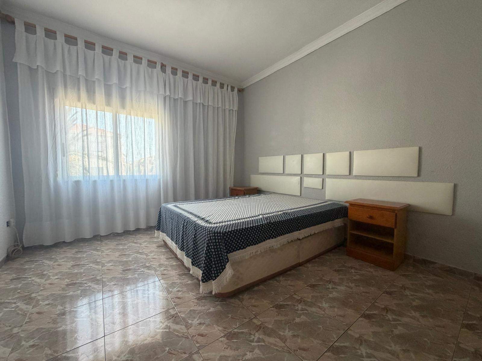 Piso en Venta en Alipark, Alicante - Ideal para Familias - foto 3