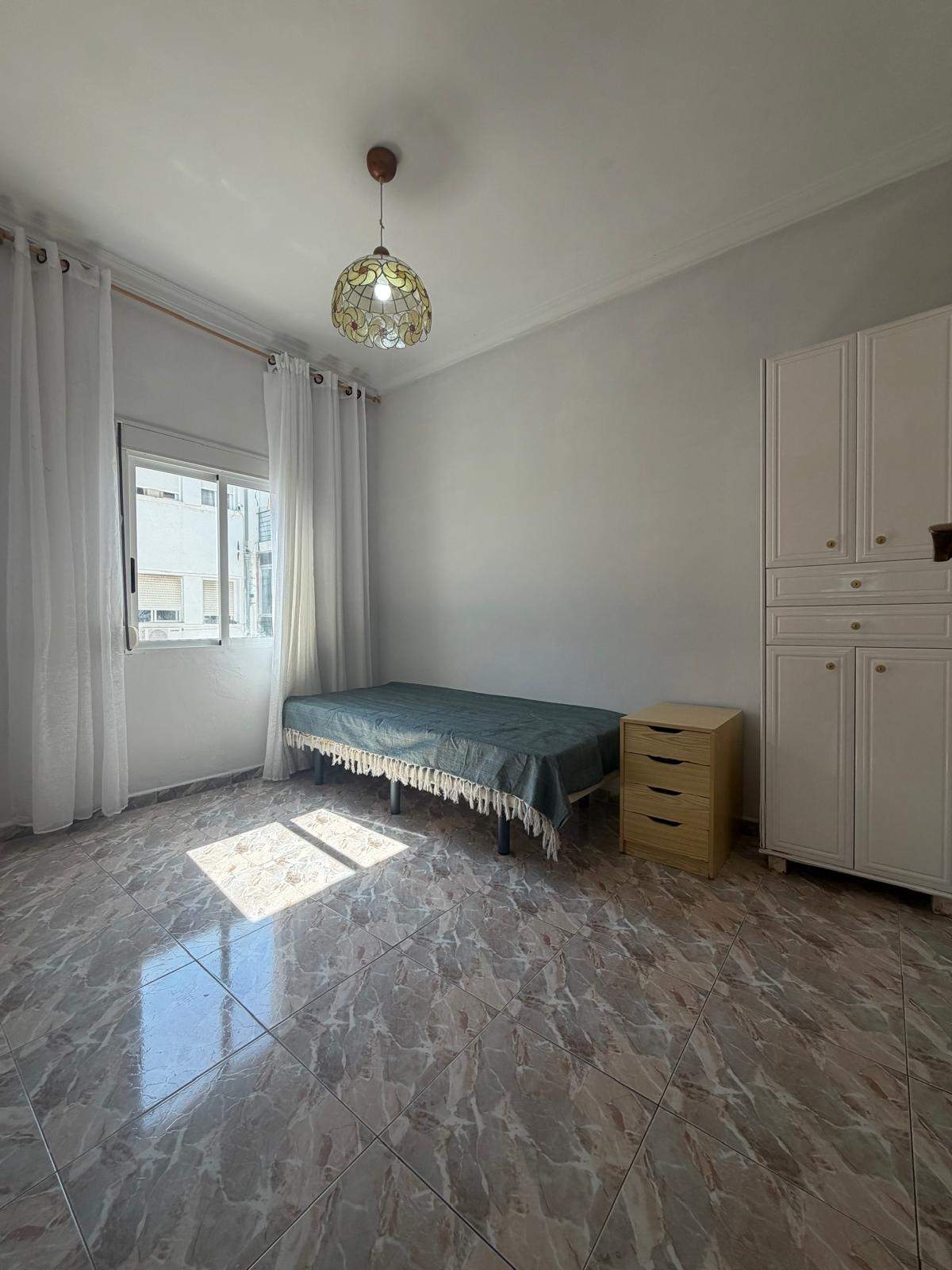 Piso en Venta en Alipark, Alicante - Ideal para Familias - foto 5