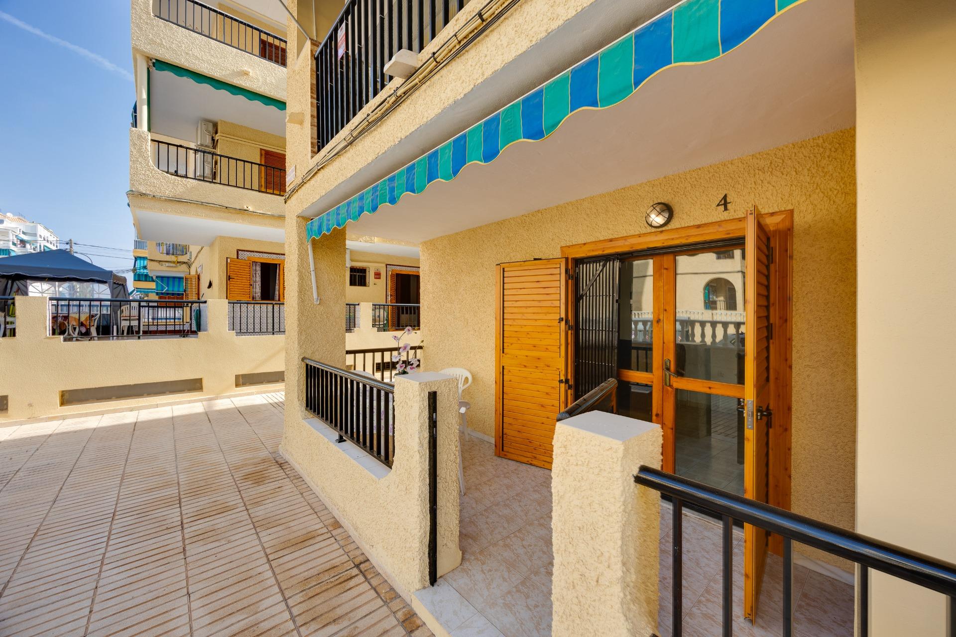 Apartamento de 1 dormitorio con plaza de garaje y piscina co - foto 2