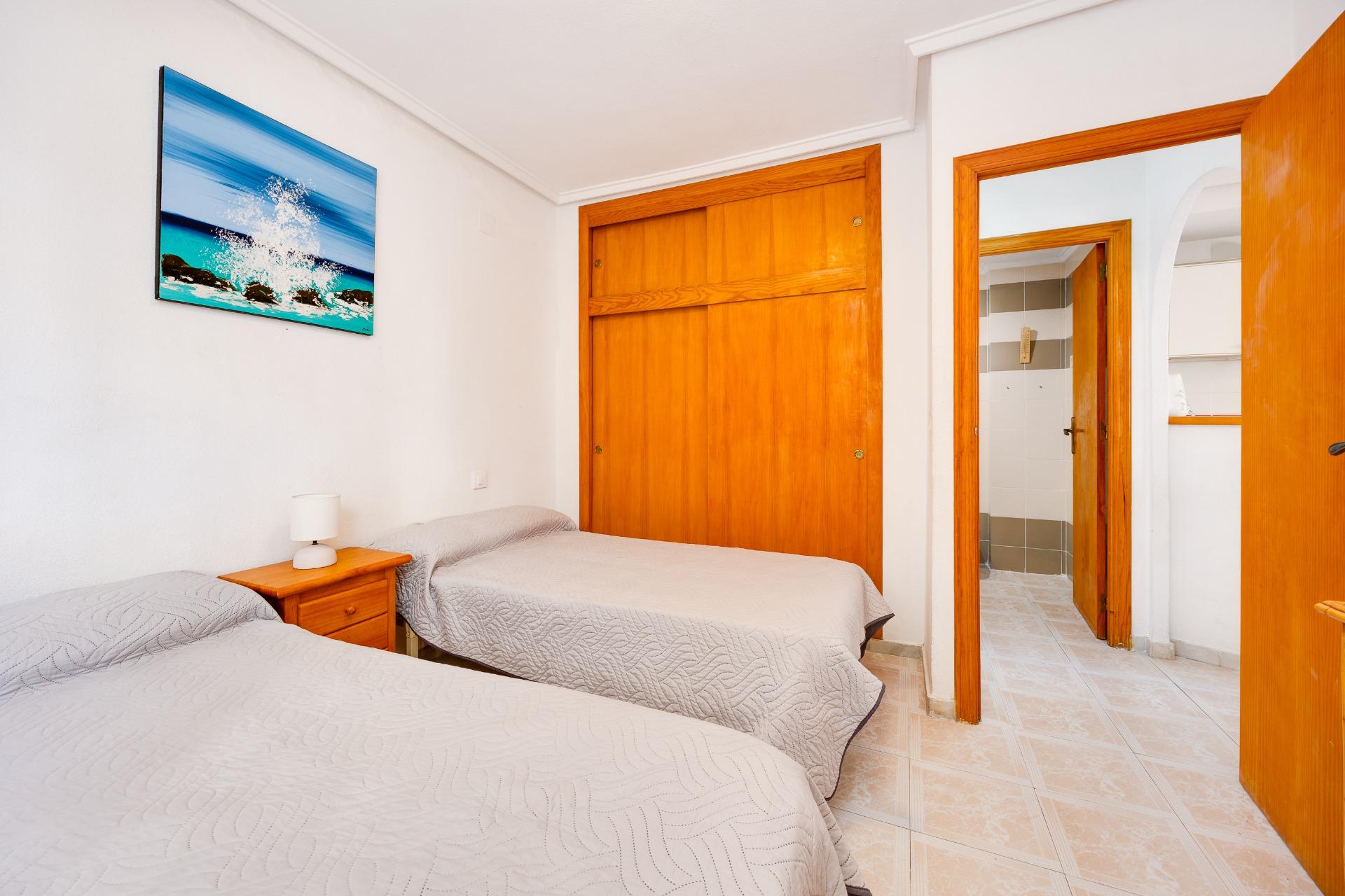Apartamento de 1 dormitorio con plaza de garaje y piscina co - foto 11