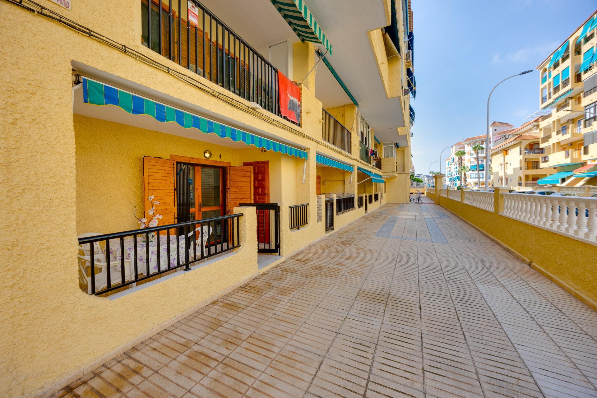 Apartamento de 1 dormitorio con plaza de garaje y piscina co - foto 14