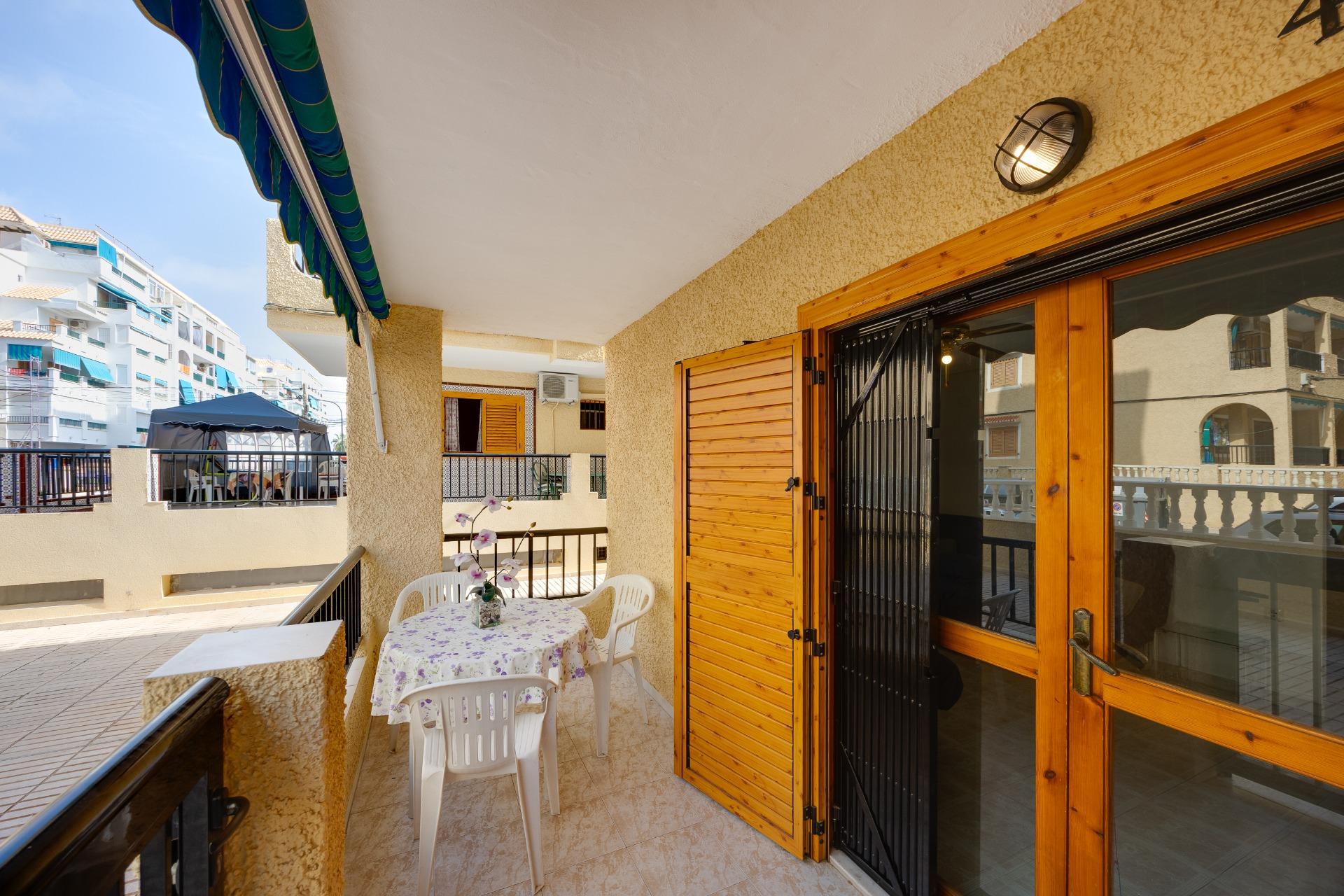 Apartamento de 1 dormitorio con plaza de garaje y piscina co - foto 15