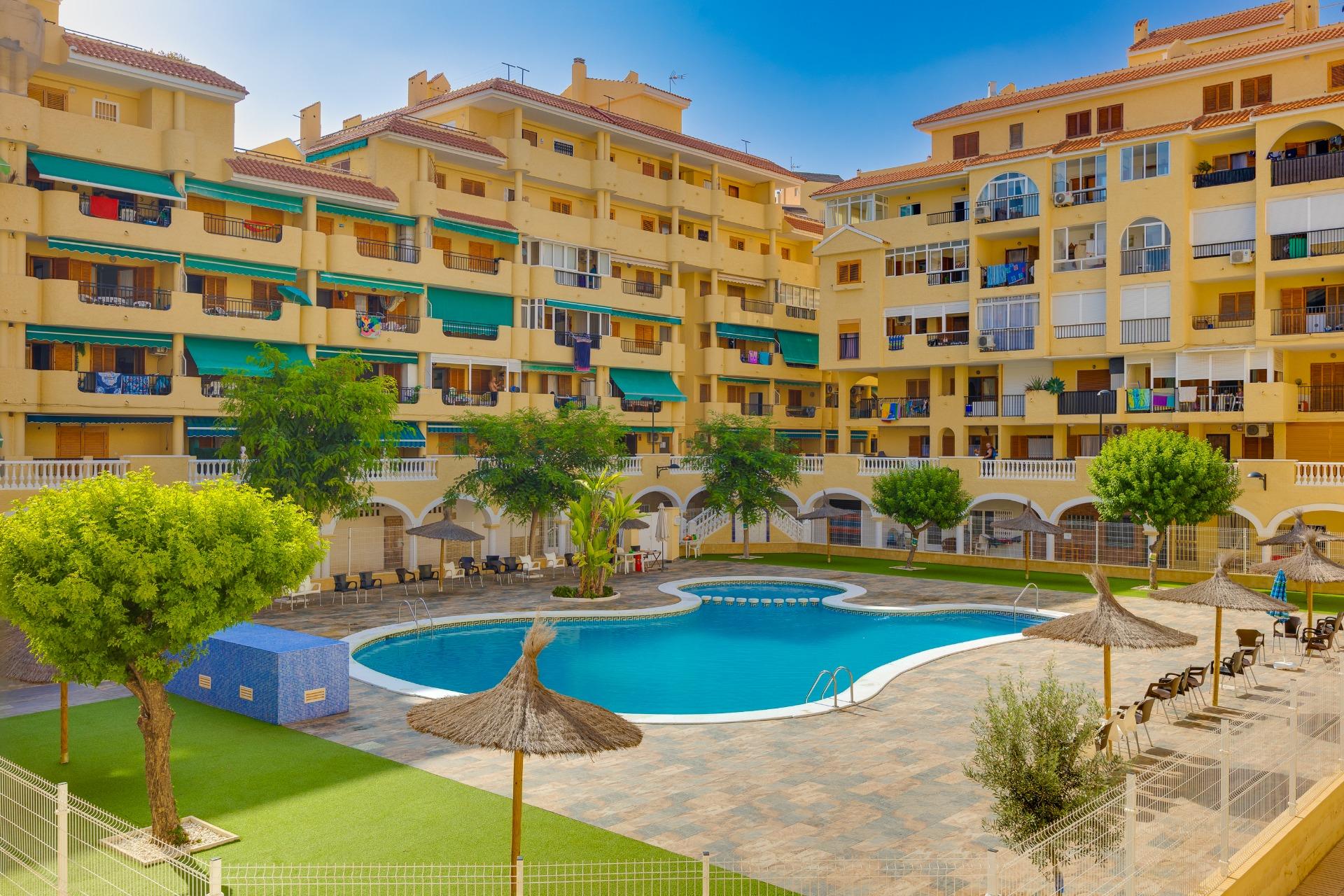 Apartamento de 1 dormitorio con plaza de garaje y piscina co - foto 22