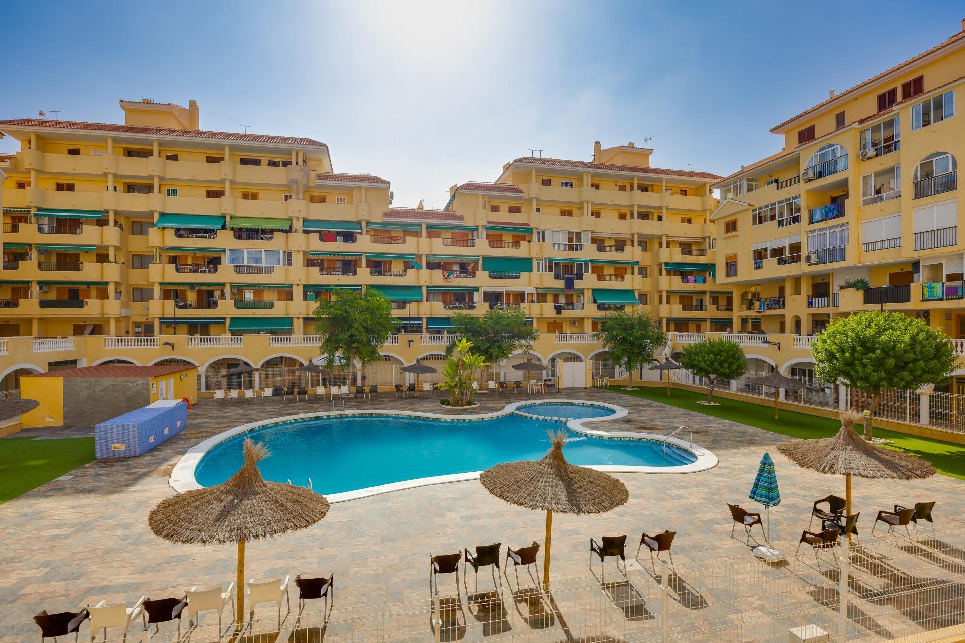 Apartamento de 1 dormitorio con plaza de garaje y piscina co - foto 23