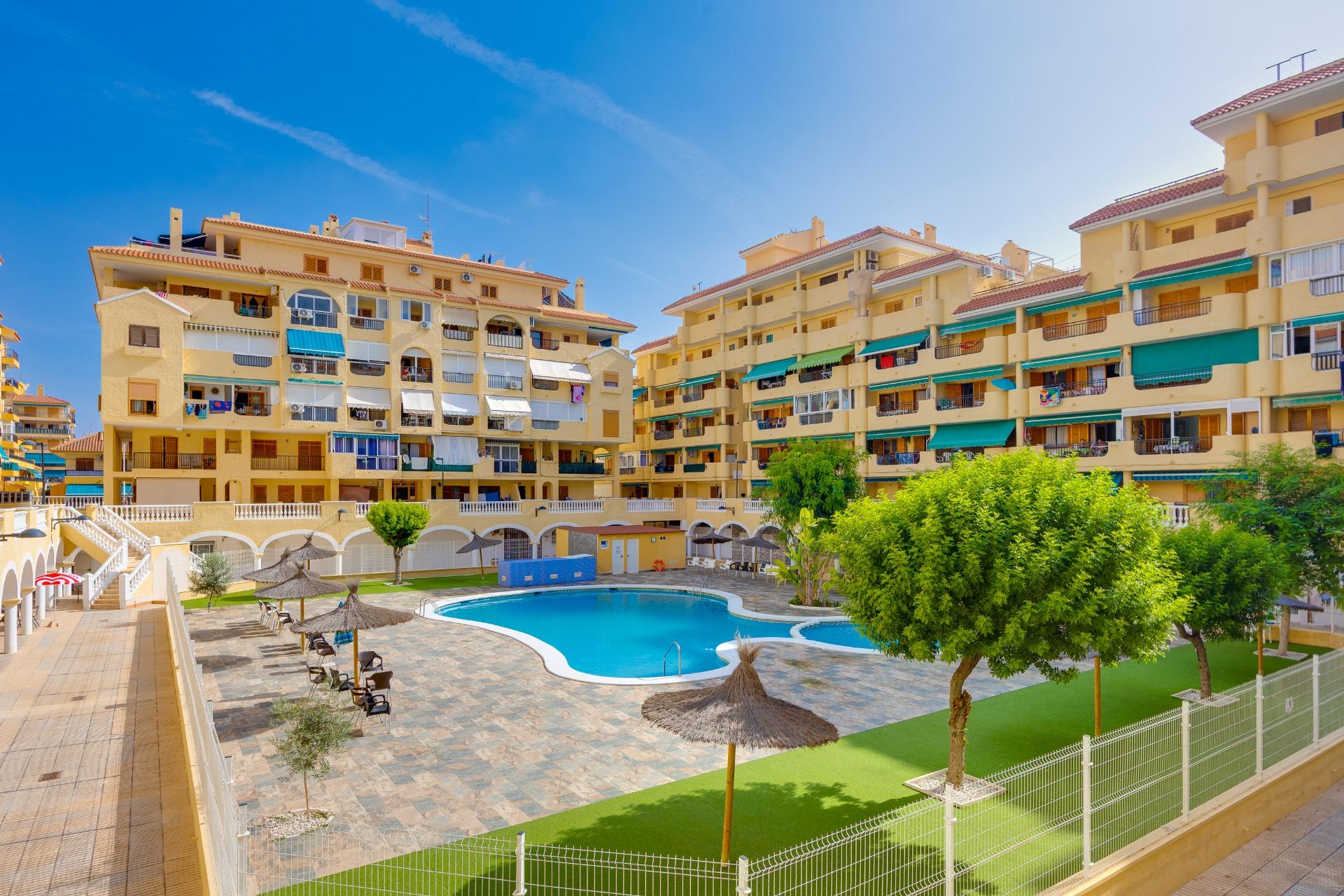 Apartamento de 1 dormitorio con plaza de garaje y piscina co - foto 24