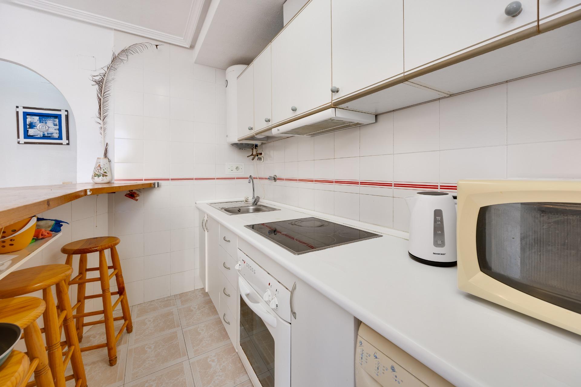 Apartamento de 1 dormitorio con plaza de garaje y piscina co - foto 9