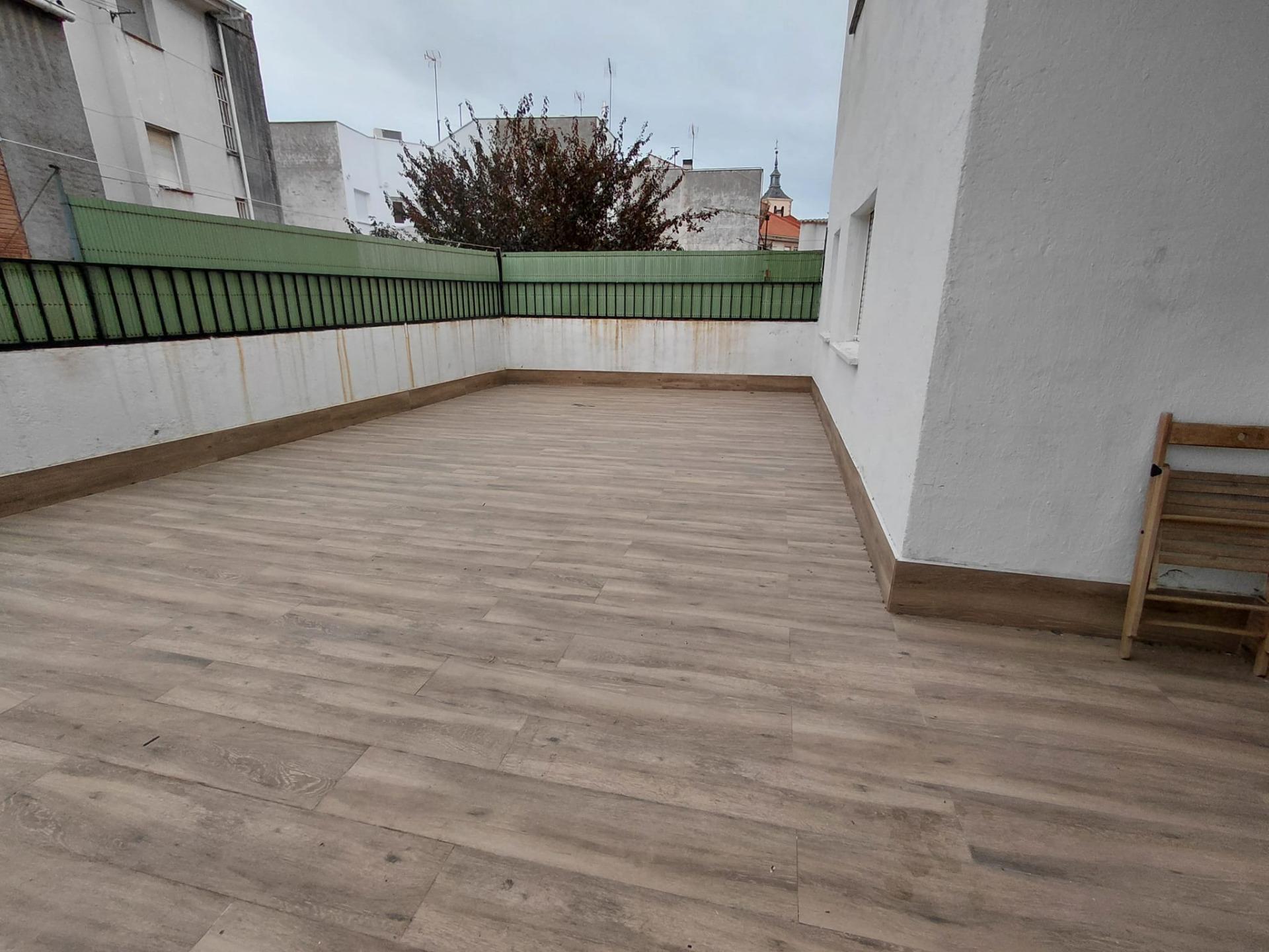 Piso de alquiler en El Molar con dos amplias terrazas. - foto 5