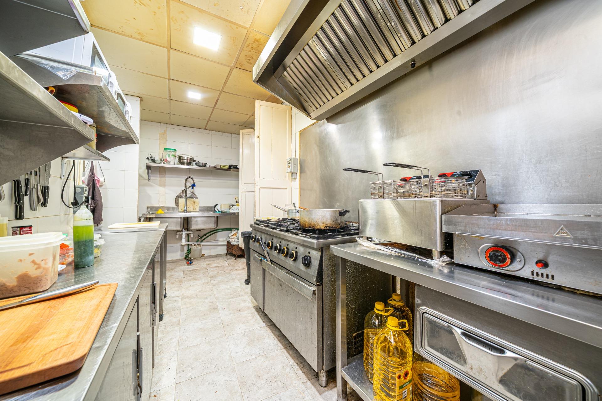 Traspaso de Bar-Cafetería en una de las mejores ubicaciones  - foto 13