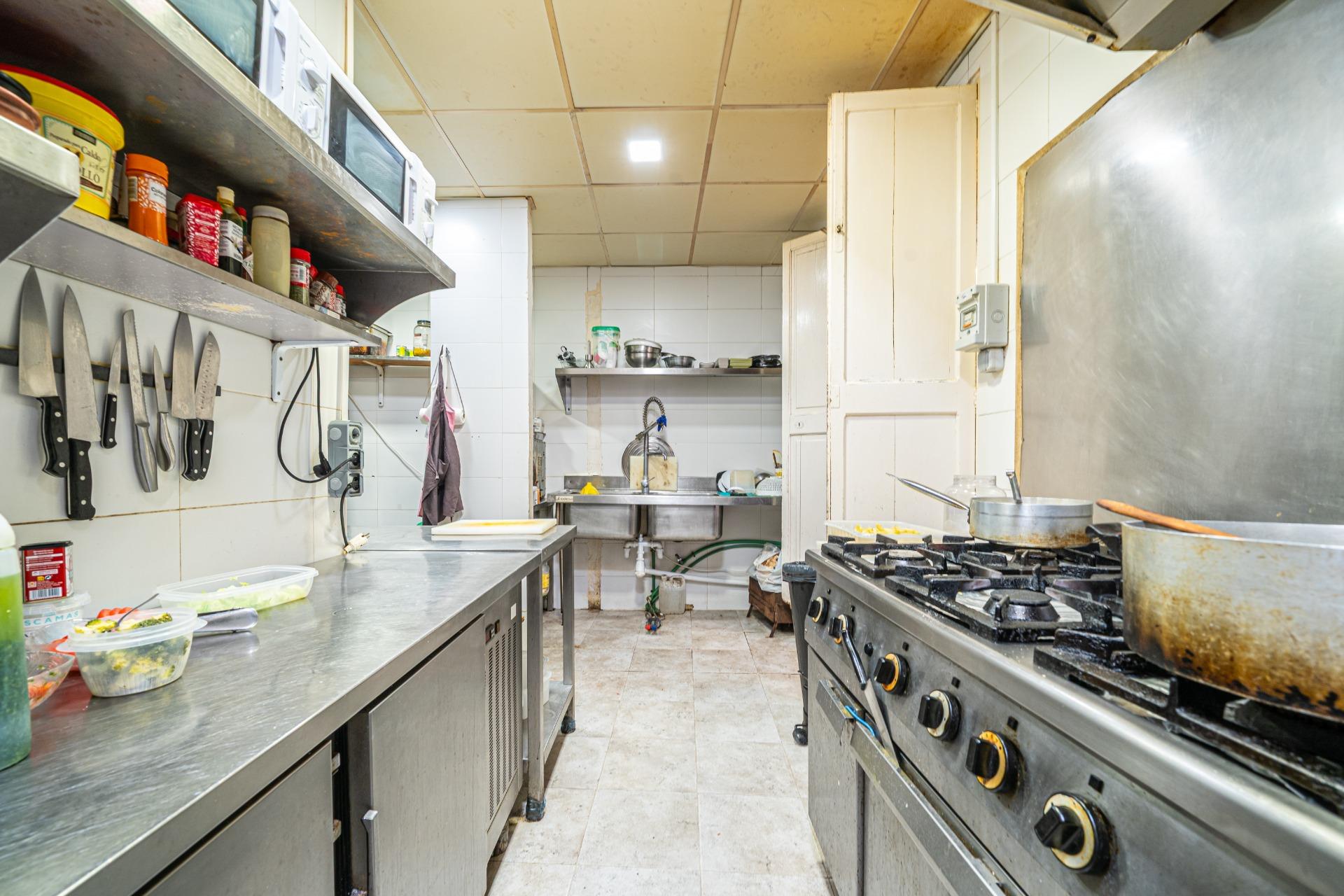 Traspaso de Bar-Cafetería en una de las mejores ubicaciones  - foto 14