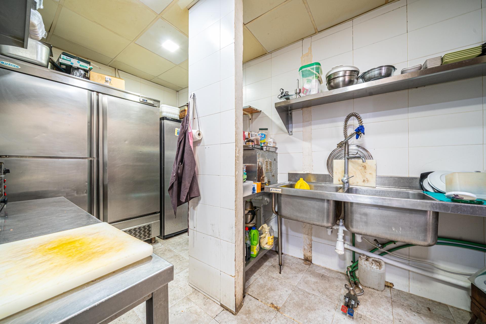 Traspaso de Bar-Cafetería en una de las mejores ubicaciones  - foto 15