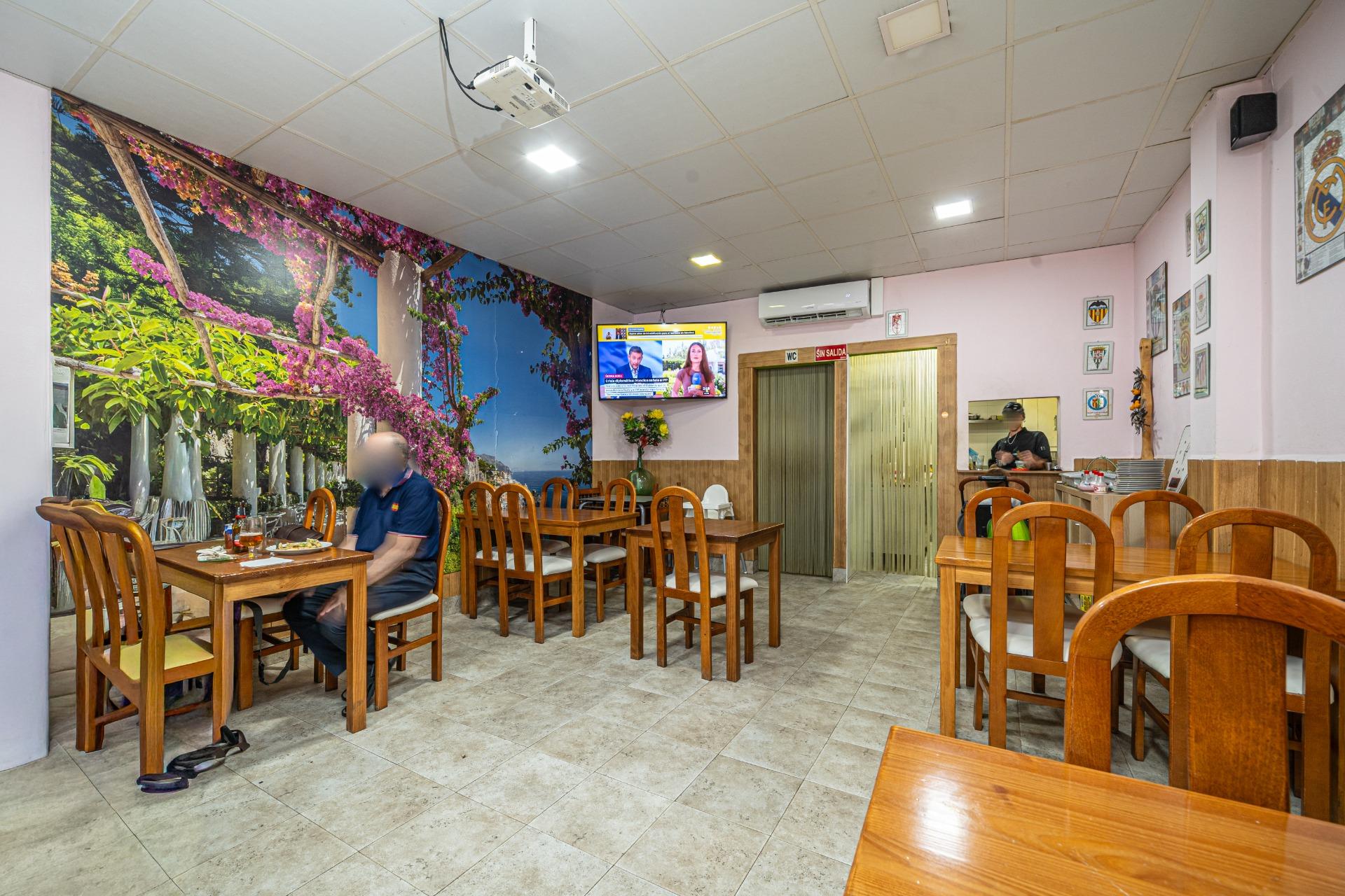 Traspaso de Bar-Cafetería en una de las mejores ubicaciones  - foto 7