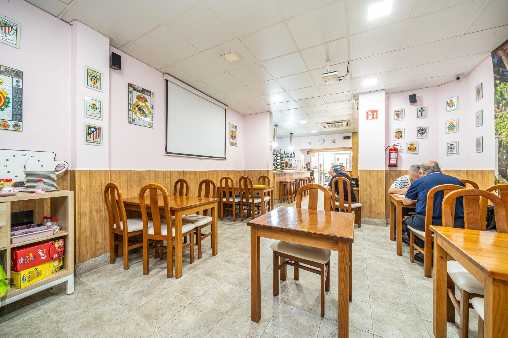 Traspaso de Bar-Cafetería en una de las mejores ubicaciones  - foto 8