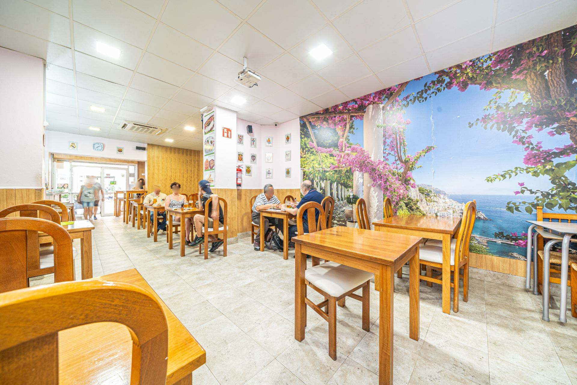 Traspaso de Bar-Cafetería en una de las mejores ubicaciones  - foto 9