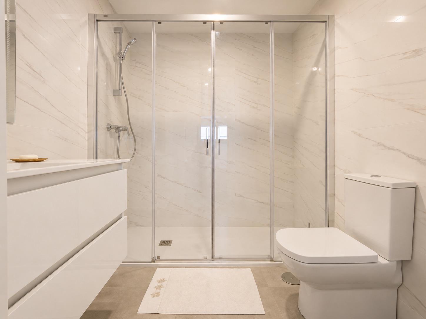 APARTAMENTO CON AMPLIA TERRAZA EN LA MODERNA URBANIZACIÓN SE - foto 3