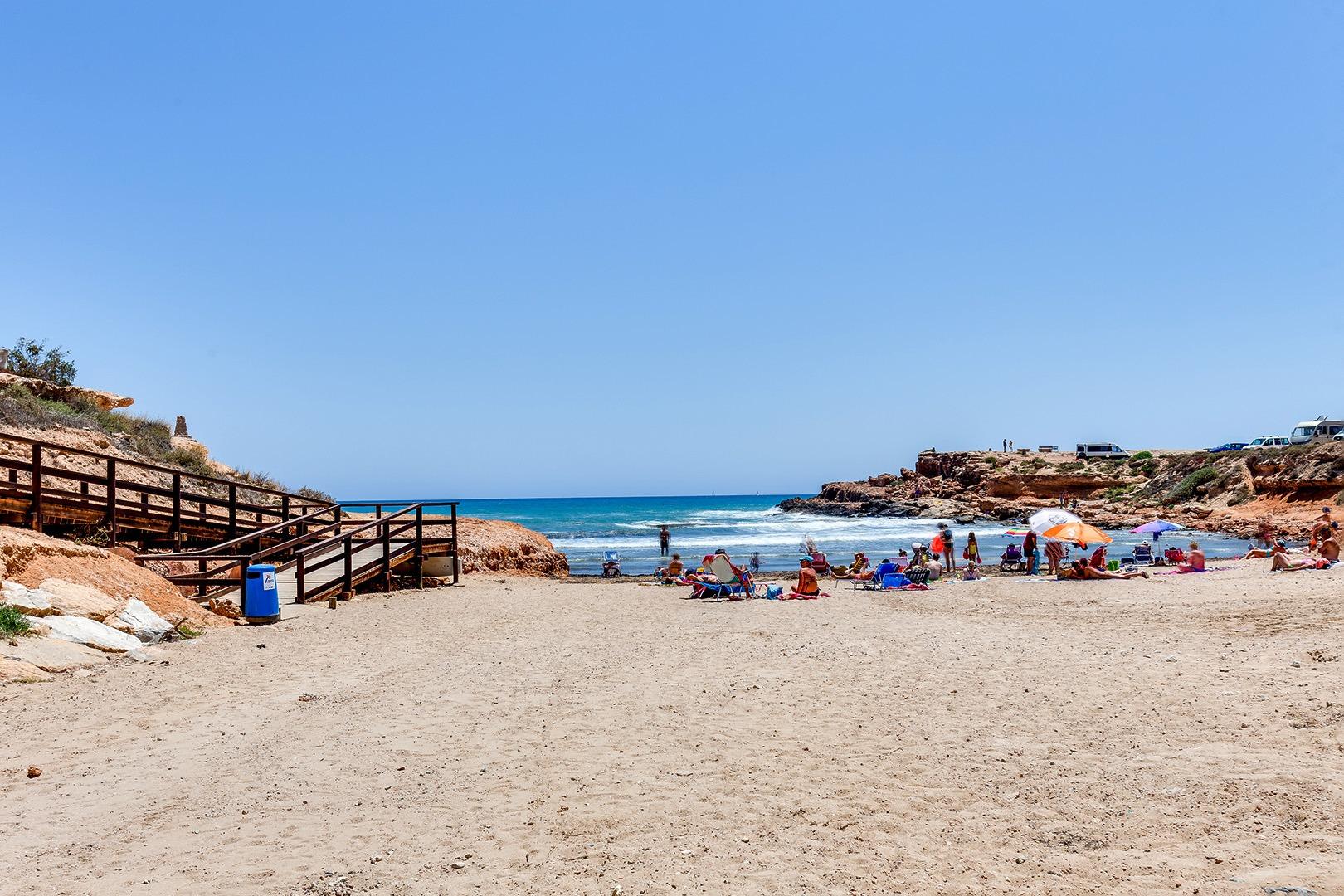 3 dormitorios a solo 300 metros de la playa de Los Locos, en - foto 38