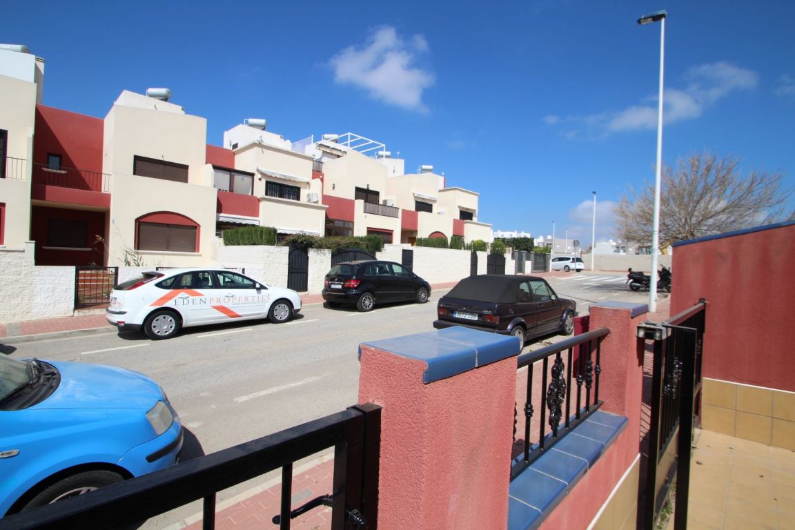 Dúplex adosado con piscina comunitaria en Aguas Nuevas, Torr - foto 18