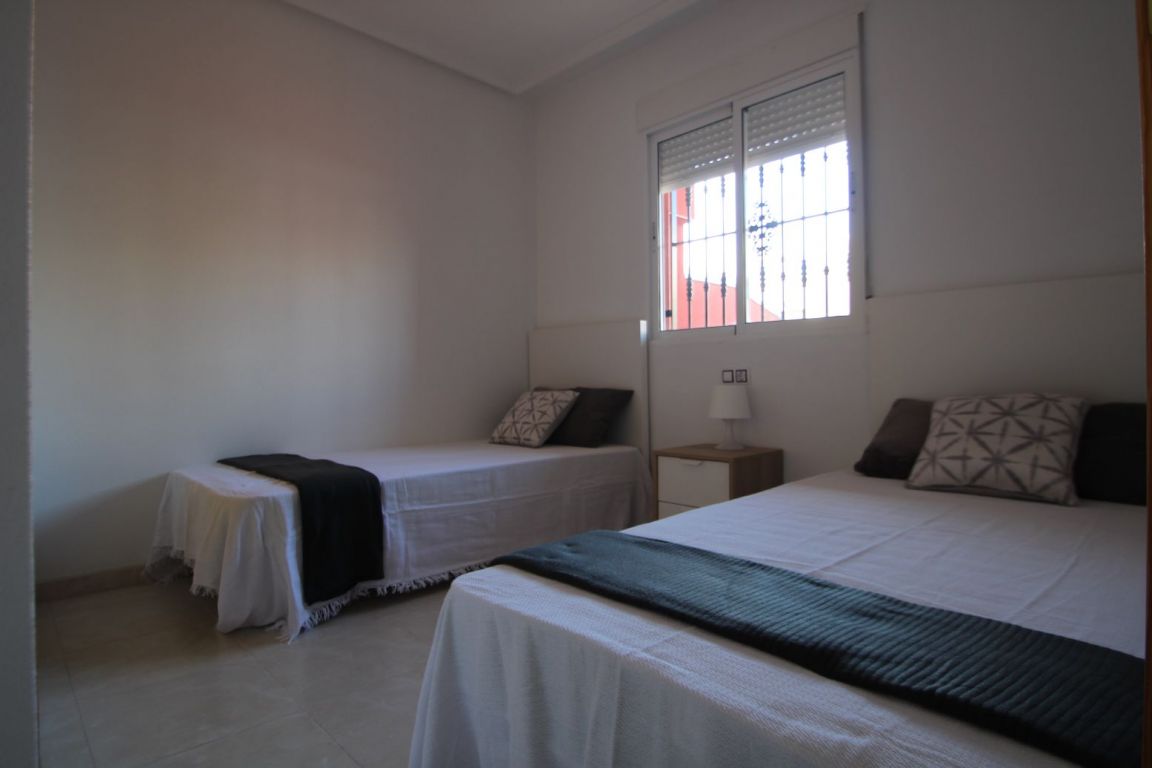 Dúplex adosado con piscina comunitaria en Aguas Nuevas, Torr - foto 22