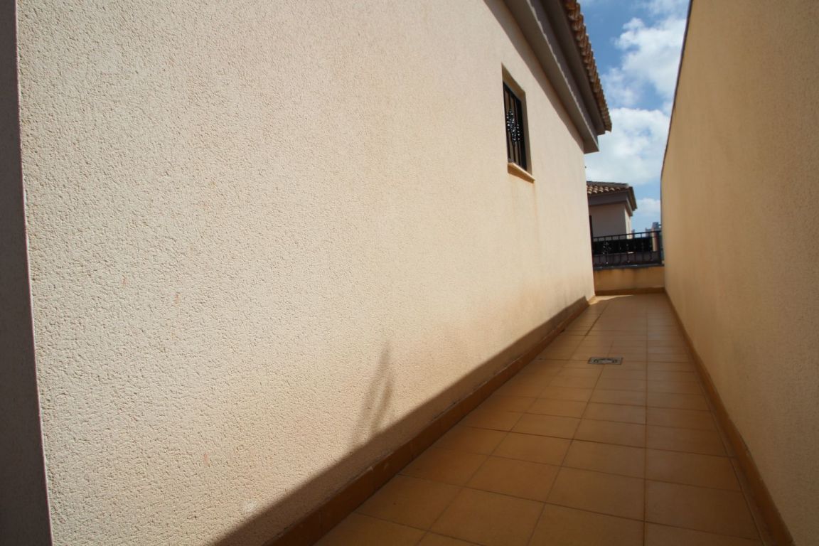 Dúplex adosado con piscina comunitaria en Aguas Nuevas, Torr - foto 33