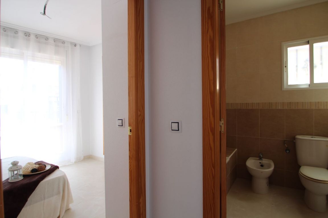 Dúplex adosado con piscina comunitaria en Aguas Nuevas, Torr - foto 37